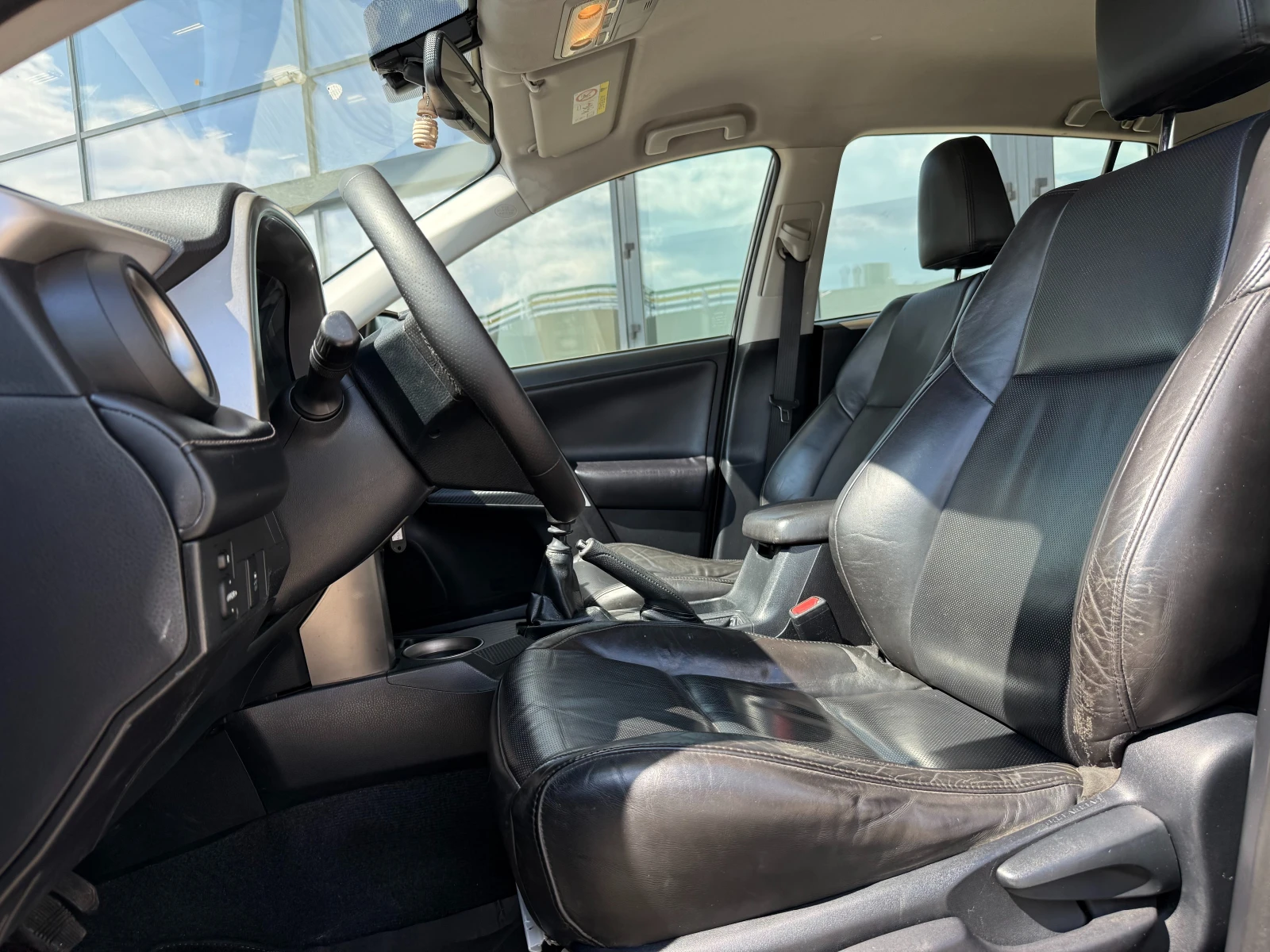 Toyota Rav4 6 МЕСЕЦА ГАРАНЦИЯ/2.0D4D 124к.с. Кожа/Навигация, снимка 8 - Автомобили и джипове - 54627286