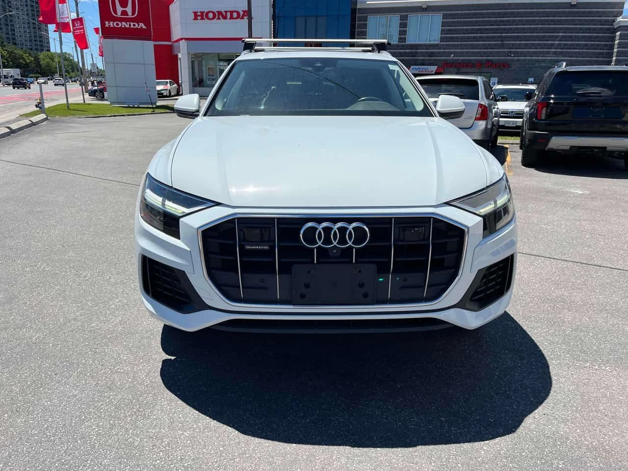 Audi Q8 Progressiv/ПАНОРАМА/ДИСТРОНИК/360, снимка 2 - Автомобили и джипове - 55063589