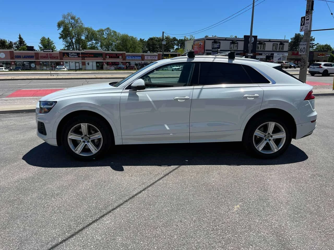 Audi Q8 Progressiv/ПАНОРАМА/ДИСТРОНИК/360, снимка 3 - Автомобили и джипове - 55063589