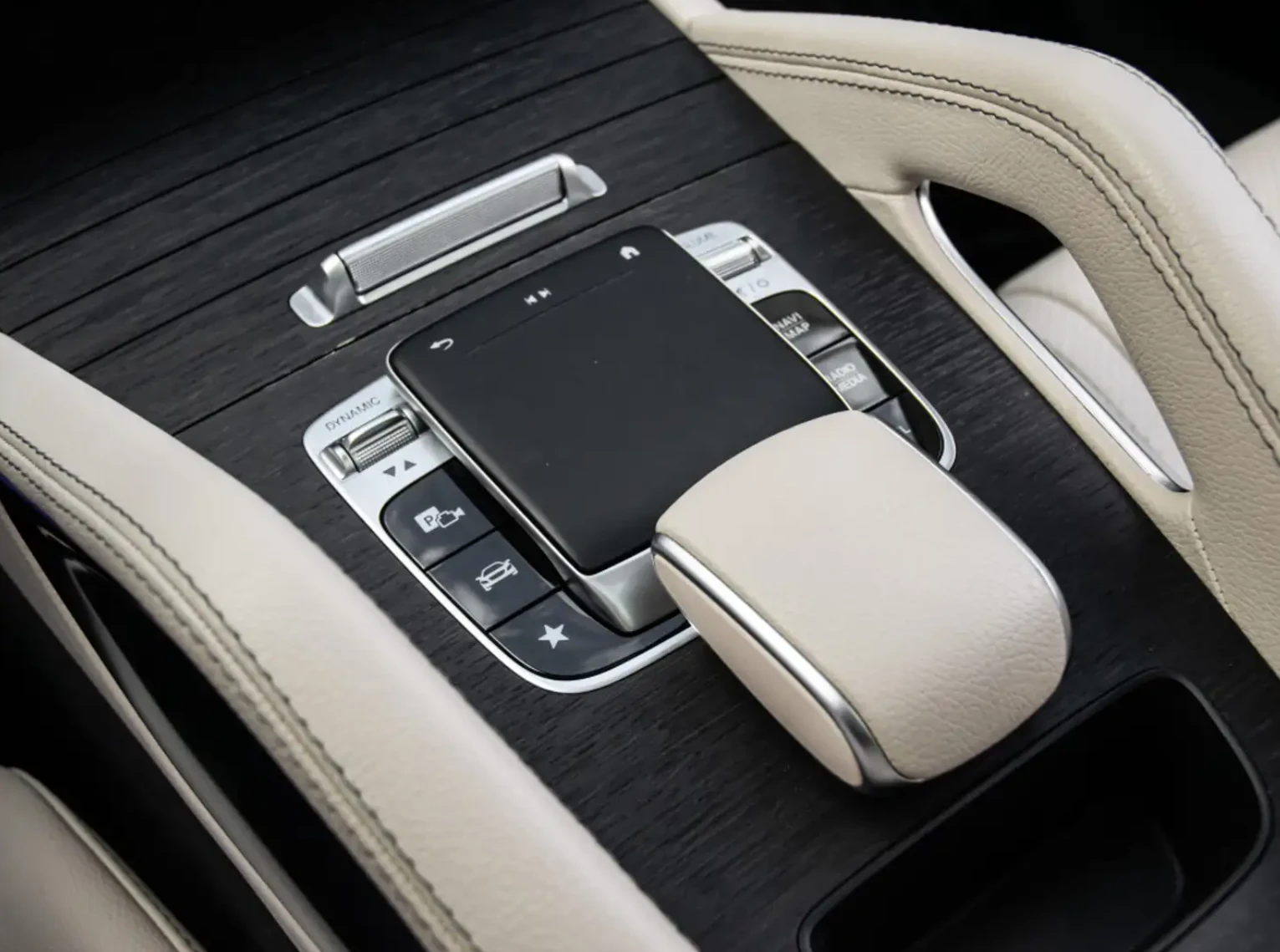 Mercedes-Benz GLE 350 AMG pack/ Burmester , снимка 12 - Автомобили и джипове - 55218709