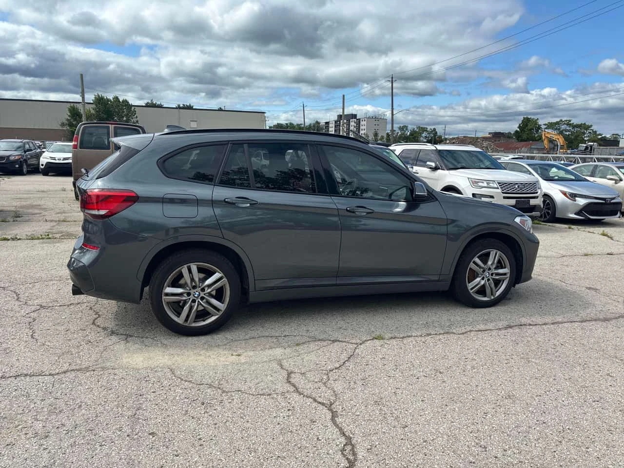 BMW X1 xDrive28i | CARFAX | АВТОКРЕДИТ БЕЗ ПЪРВОНАЧАЛНА , снимка 4 - Автомобили и джипове - 55396680