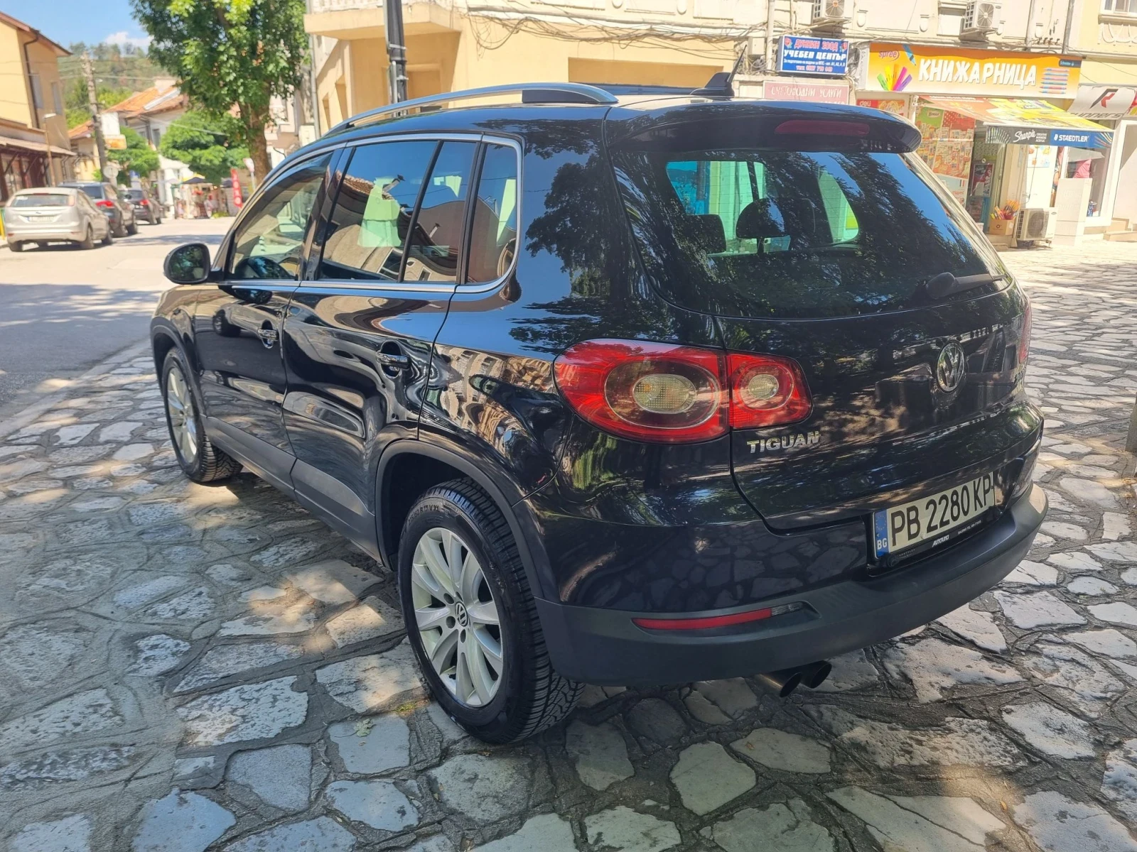 VW Tiguan 2.0/DSG/4x4/ Поръчков , снимка 4 - Автомобили и джипове - 55750887