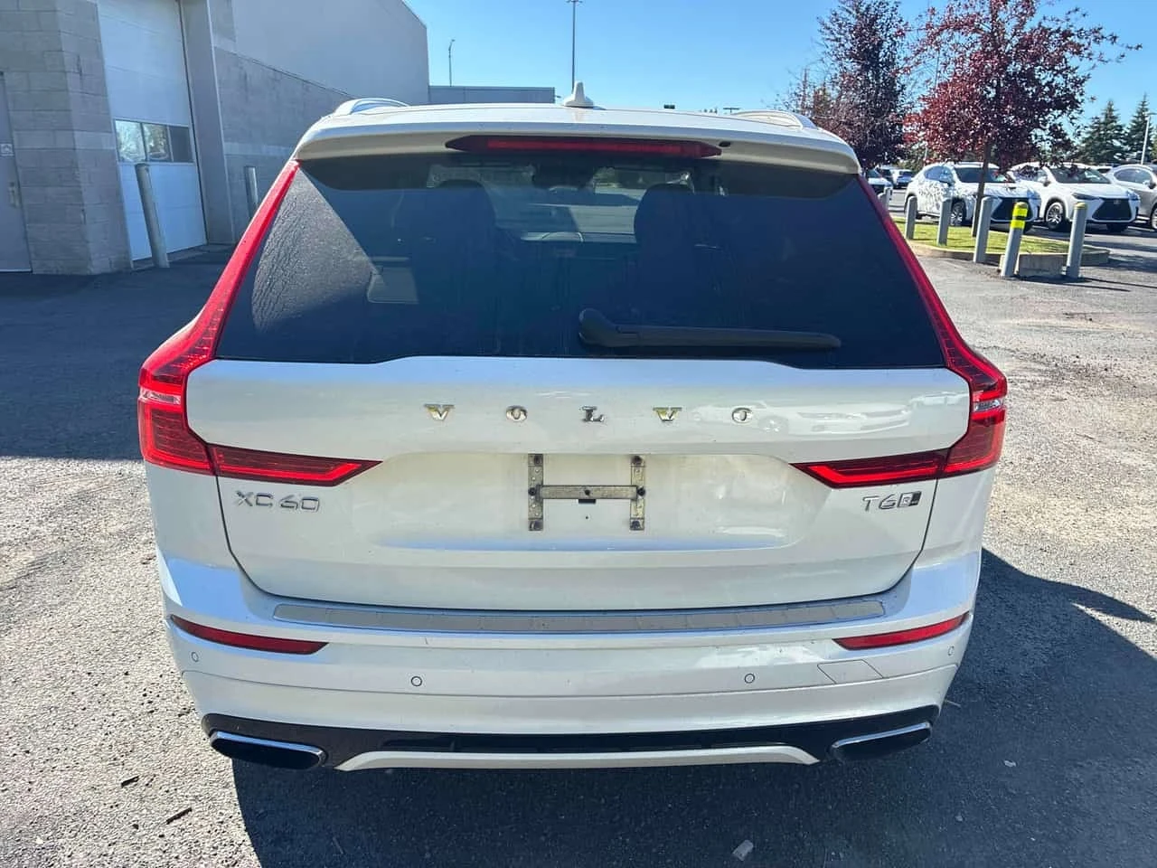 Volvo XC60 R Design  CARFAX, снимка 4 - Автомобили и джипове - 56213729