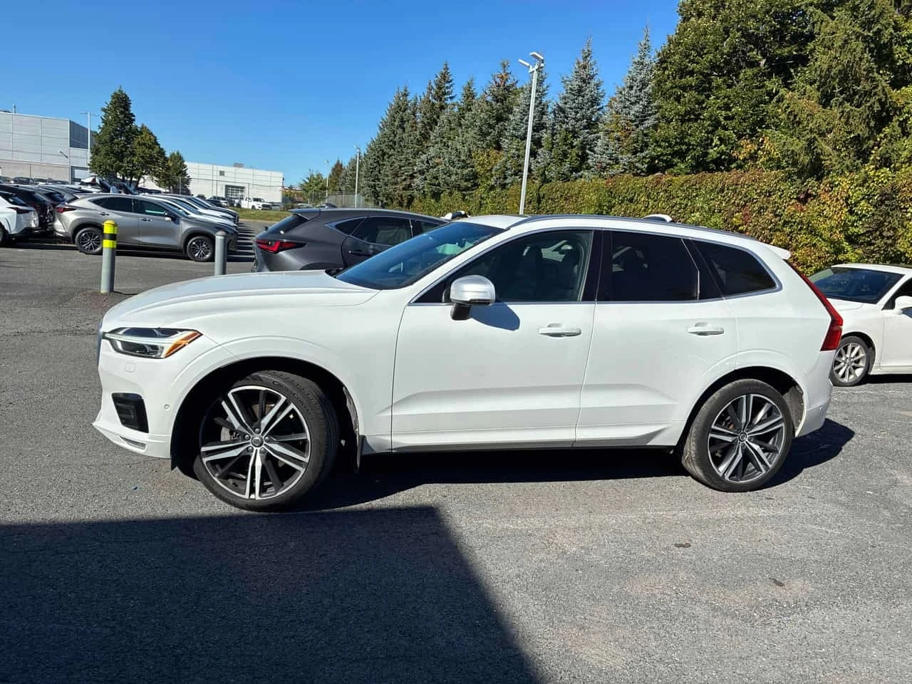 Volvo XC60 R Design  CARFAX, снимка 2 - Автомобили и джипове - 56213729