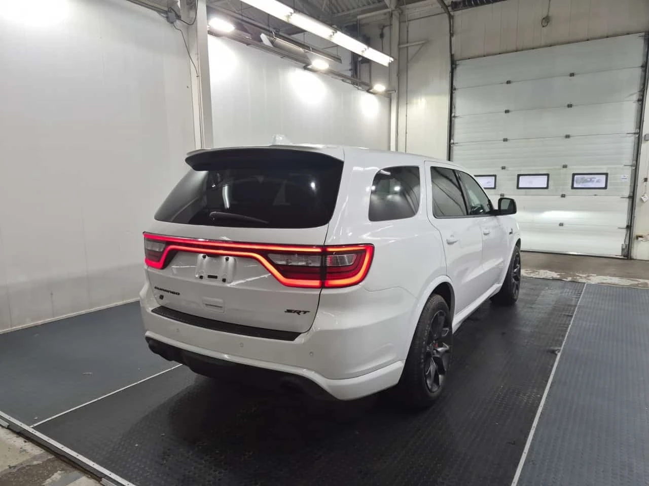 Dodge Durango Awd Srt 392  CARFAX, снимка 2 - Автомобили и джипове - 56272240