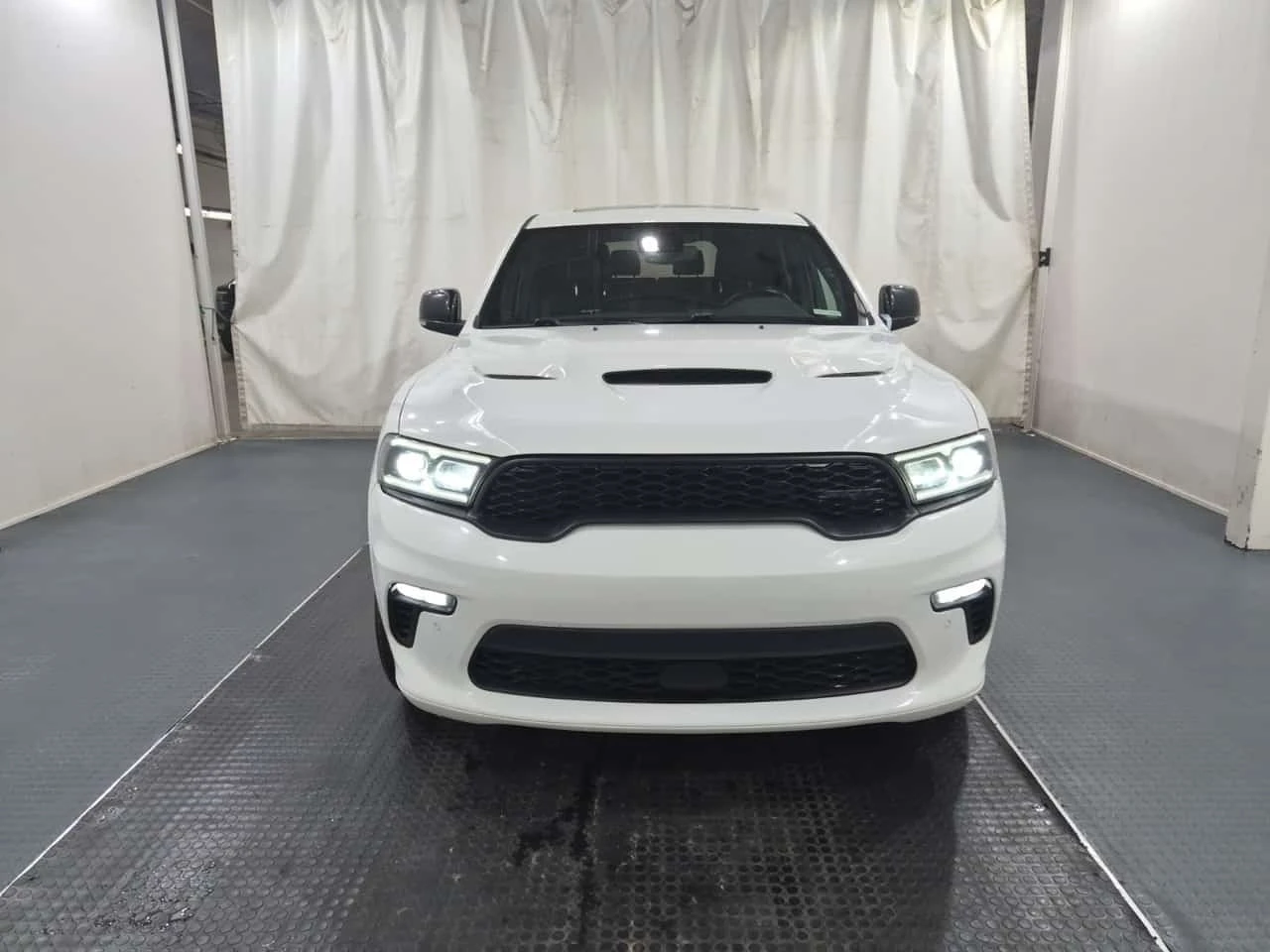 Dodge Durango Awd Srt 392  CARFAX, снимка 16 - Автомобили и джипове - 56272240