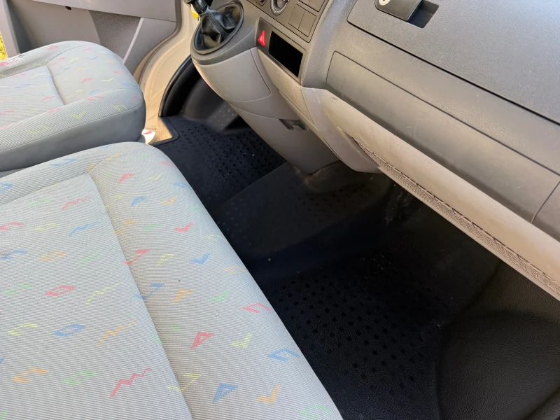 VW T5 VW-1.9TDI-105kc, снимка 14 - Бусове и автобуси - 52770695