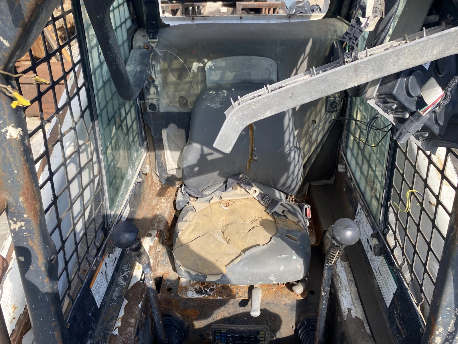    Bobcat S300 | Mobile.bg   13