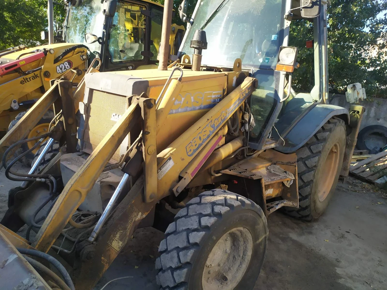 ����� Case Turbo580SK | Mobile.bg � ����������� 1