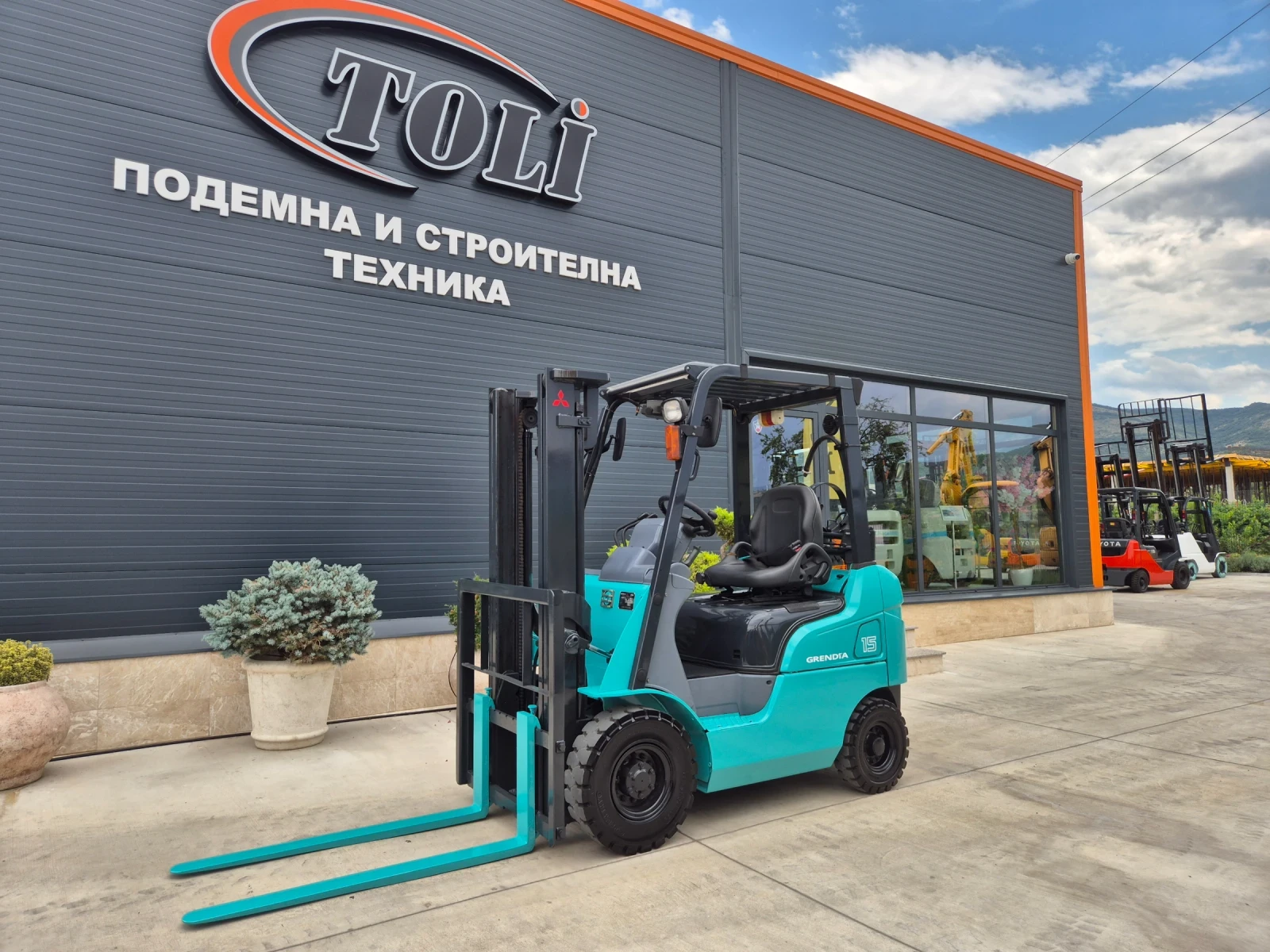 Мотокар Mitsubishi АВТОМАТ* ГАЗ + БЕНЗИН* КАТО НОВ !!!, снимка 1