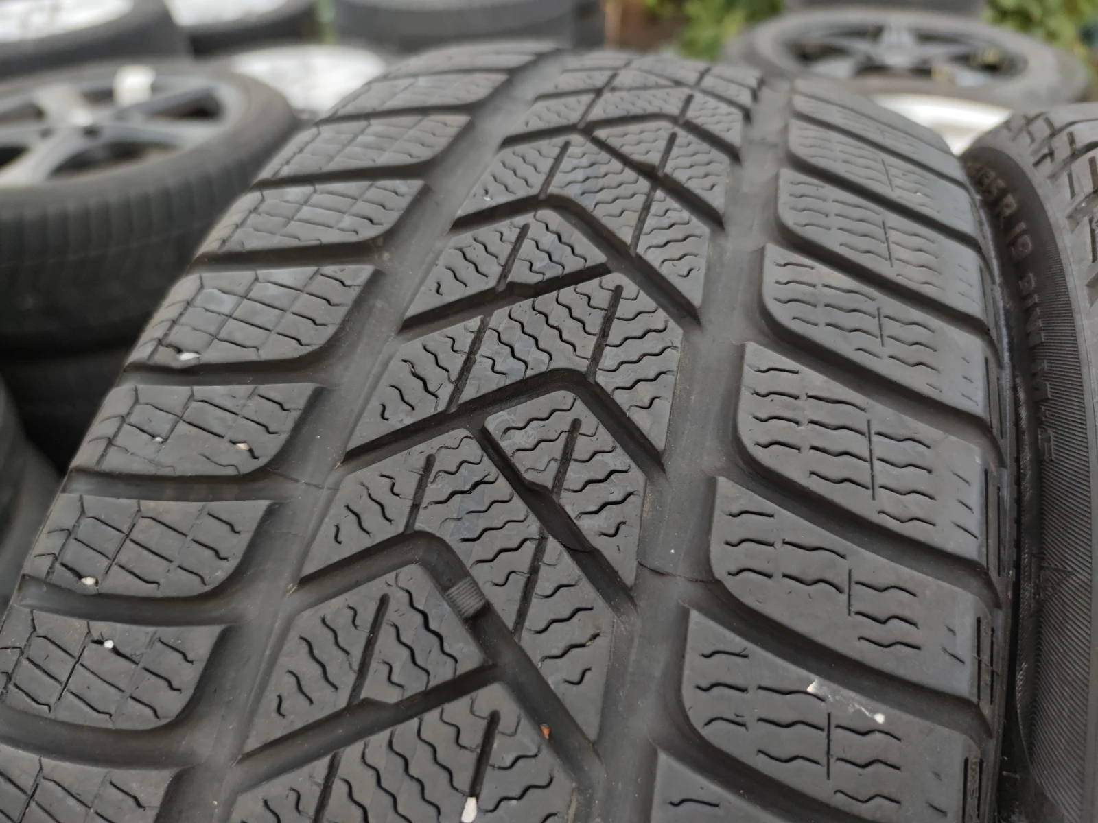  235/35R19 | Mobile.bg   1