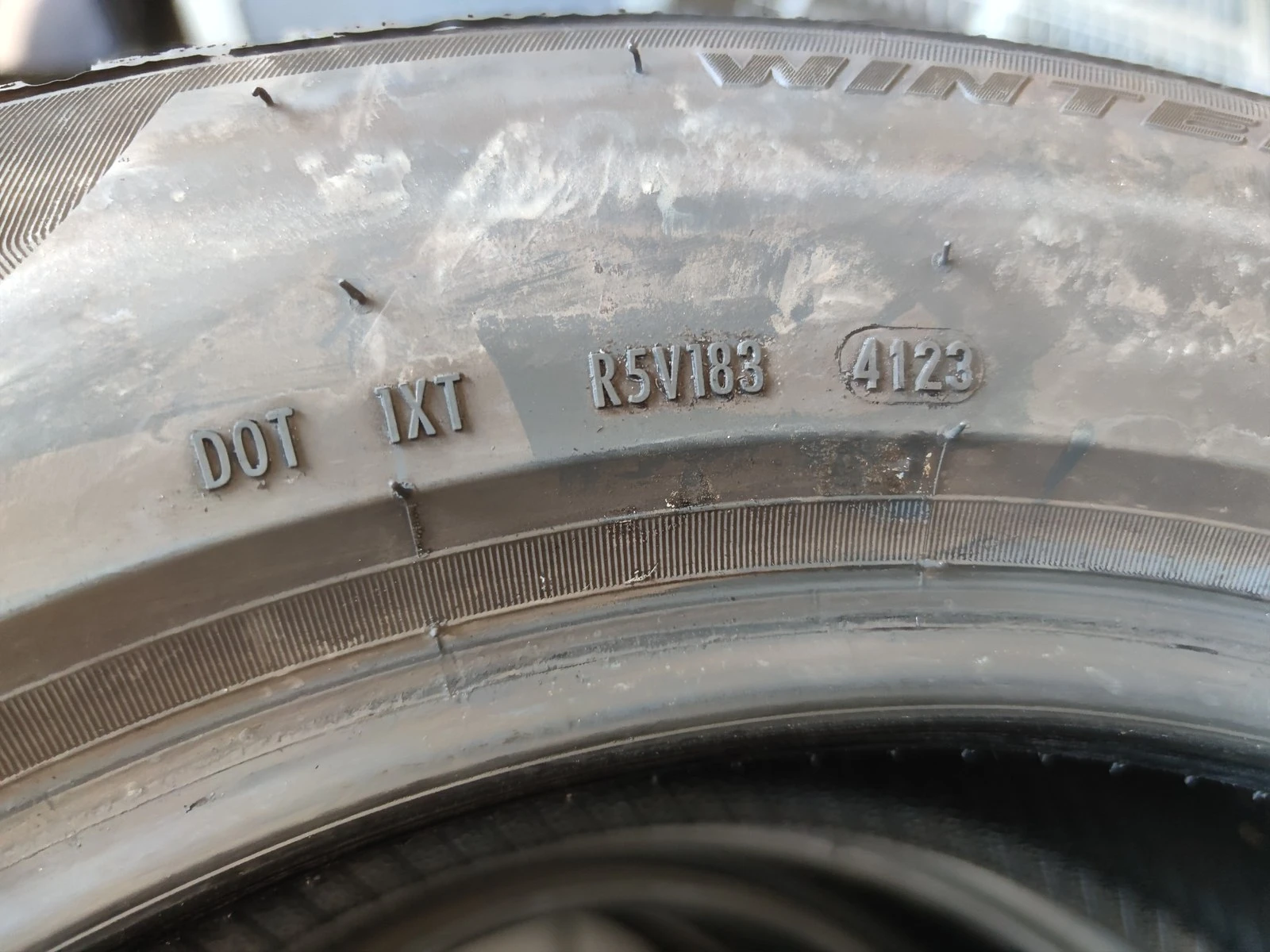 Гуми Зимни 225/60R18, снимка 6 - Гуми и джанти - 56664369