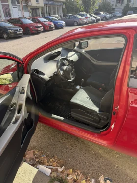 Toyota Yaris ТОП ОФЕРТА, снимка 11