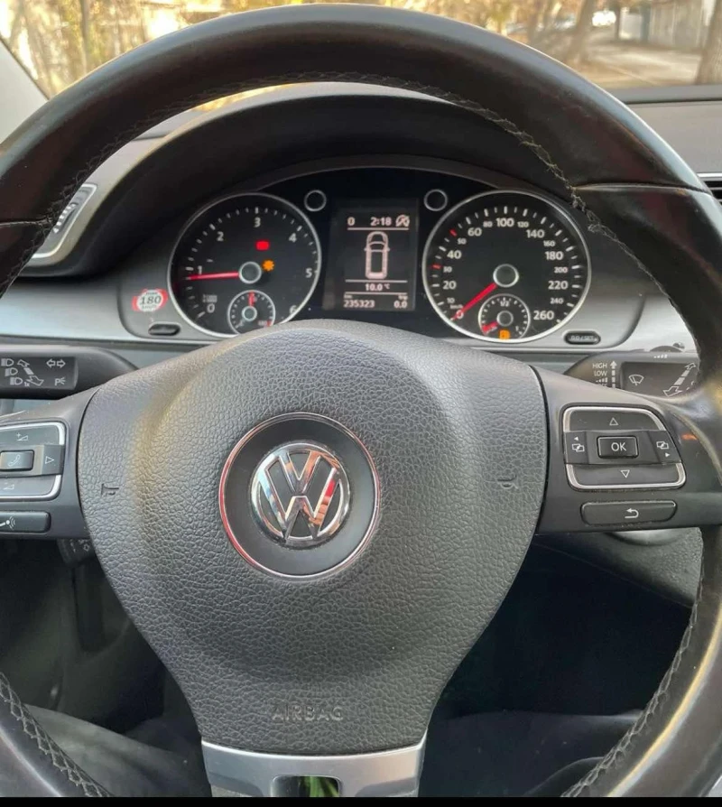 VW Passat, снимка 4 - Автомобили и джипове - 48984779