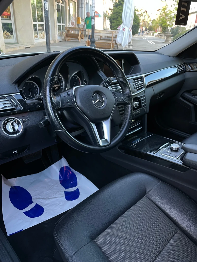 Mercedes-Benz E 220, снимка 10 - Автомобили и джипове - 49330148