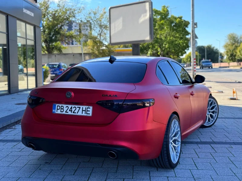 Alfa Romeo Giulia 2.2 JTD, снимка 7 - Автомобили и джипове - 52081771