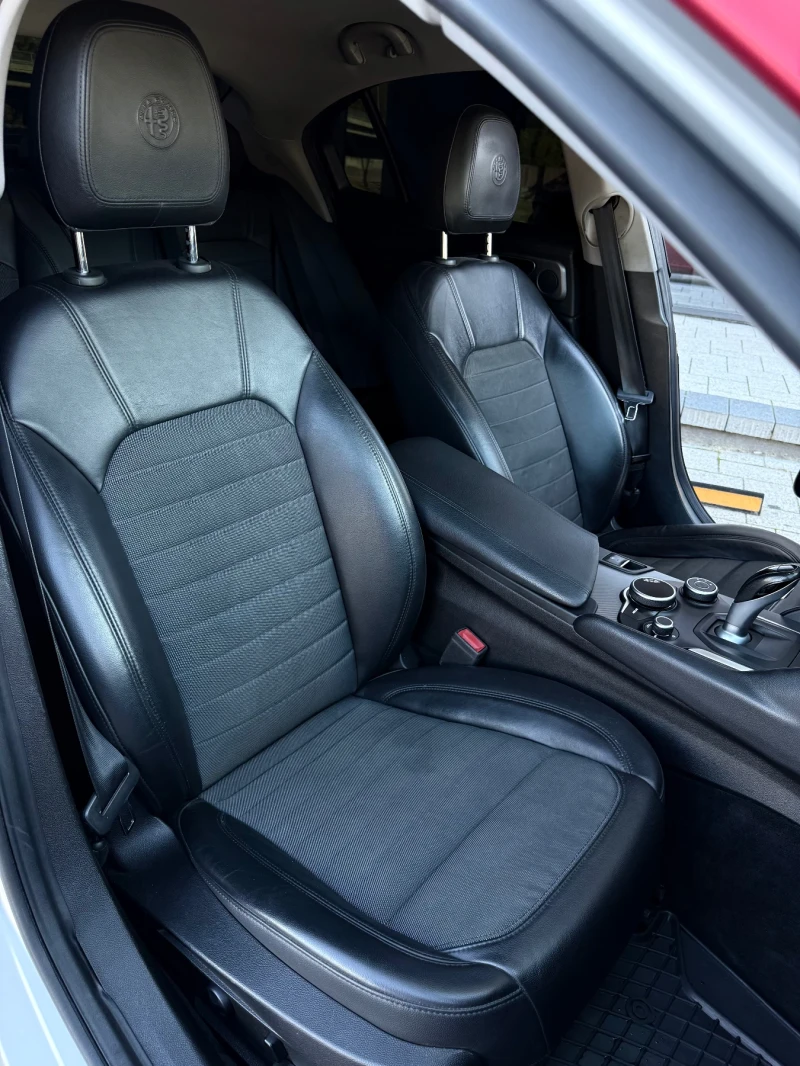 Alfa Romeo Giulia 2.2 JTD, снимка 10 - Автомобили и джипове - 52081771