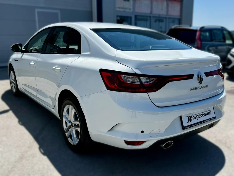 Renault Megane Sedan 1.3 TCe / 140 к.с., снимка 6 - Автомобили и джипове - 52040267