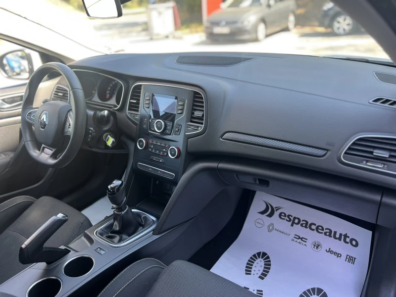 Renault Megane Sedan 1.3 TCe / 140 к.с., снимка 9 - Автомобили и джипове - 52040267