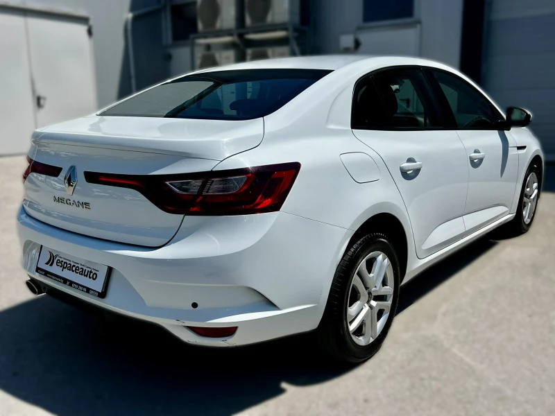 Renault Megane Sedan 1.3 TCe / 140 к.с., снимка 4 - Автомобили и джипове - 52040267