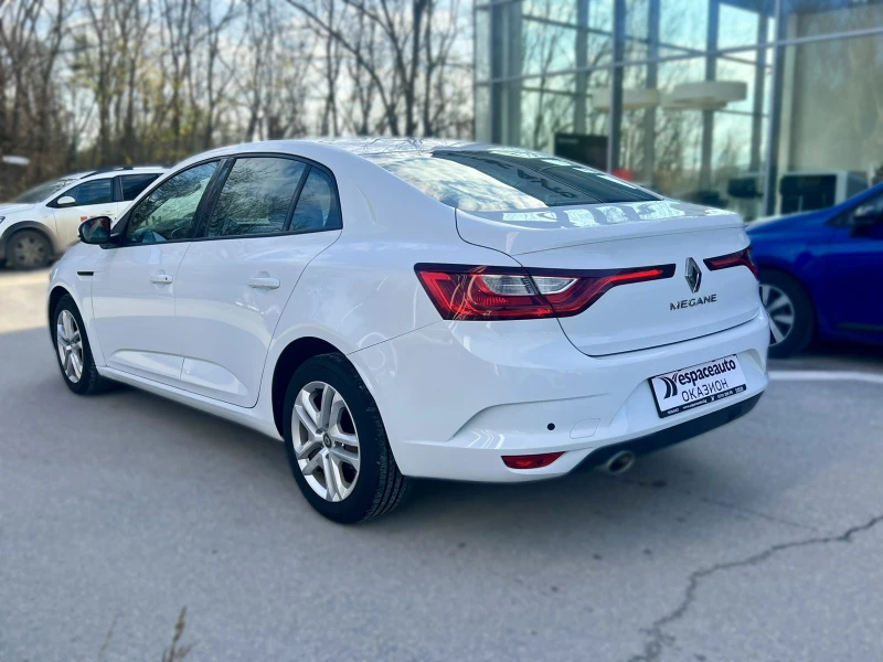 Renault Megane Sedan 1.3 TCe / 140 к.с., снимка 5 - Автомобили и джипове - 52040267