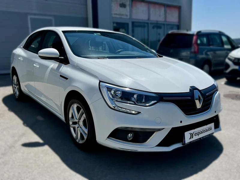 Renault Megane Sedan 1.3 TCe / 140 к.с., снимка 3 - Автомобили и джипове - 52040267