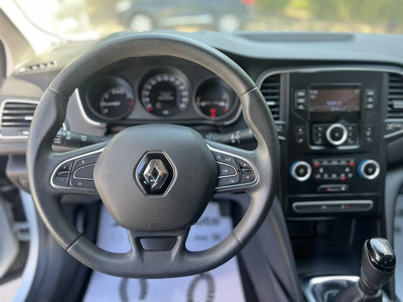 Renault Megane Sedan 1.3 TCe / 140 к.с., снимка 10 - Автомобили и джипове - 52040267
