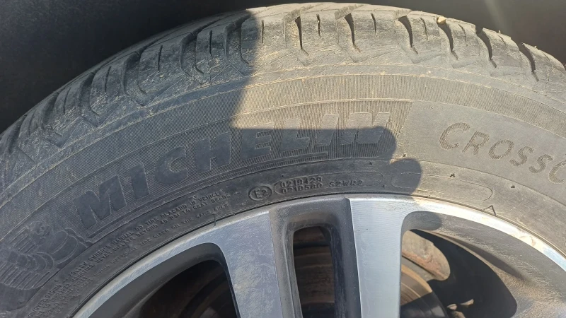 VW Touran, снимка 10 - Автомобили и джипове - 52415685