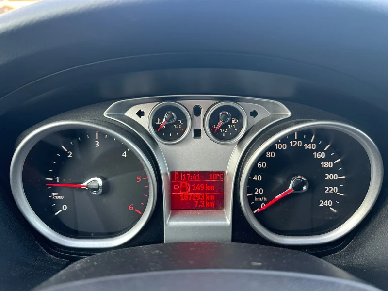 Ford Focus 2, 000TDCI AUTOMATIC, снимка 12 - Автомобили и джипове - 52442218