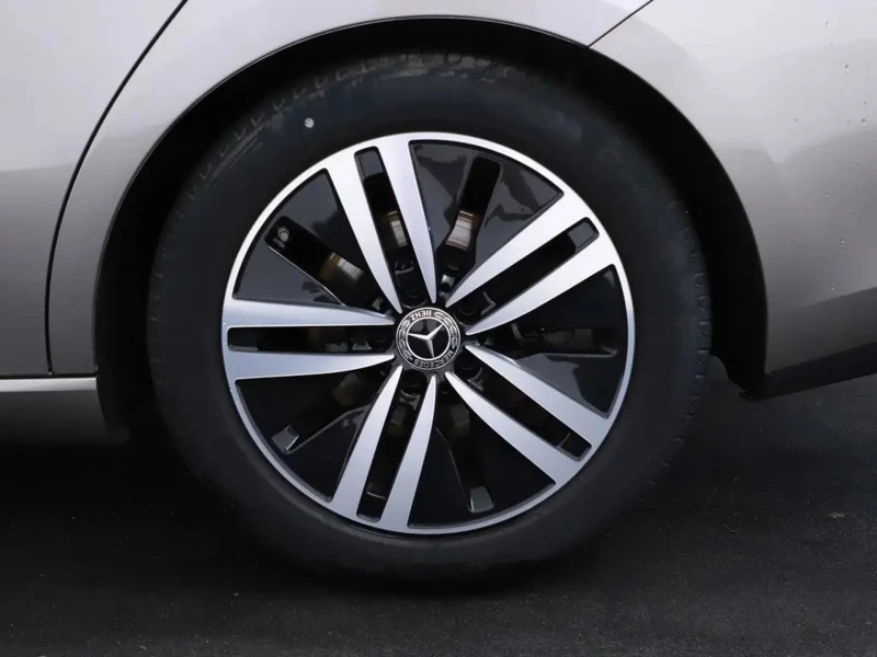 Mercedes-Benz CLA Shooting Brake * Carplay * Widescreen * Cam * MBUX, снимка 7 - Автомобили и джипове - 52745221