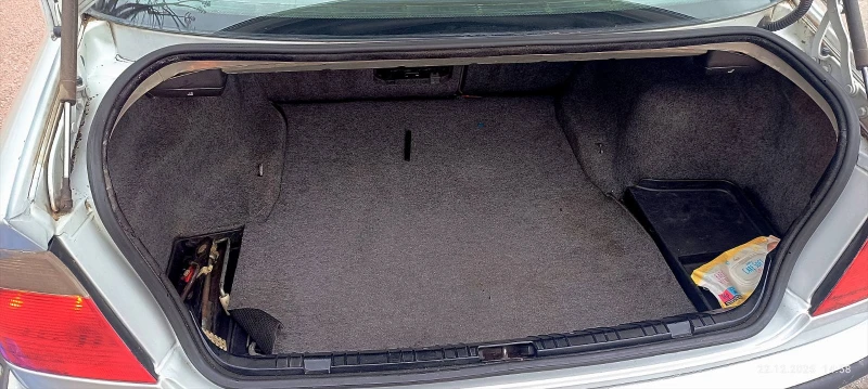 BMW 320 320d, снимка 14 - Автомобили и джипове - 52881529