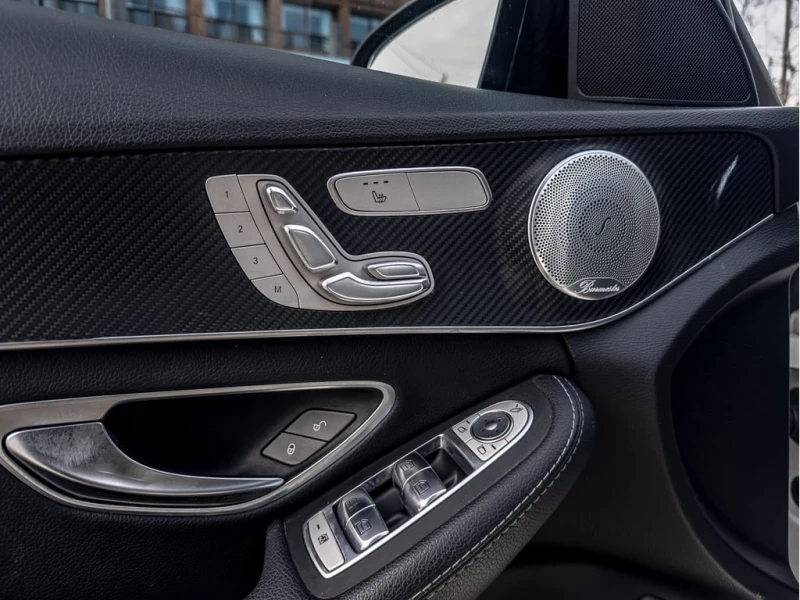 Mercedes-Benz C 300 * АВТО КРЕДИТ* ЦЕНА ДО БГ * СЕРВИЗНА ИСТОРИЯ * , снимка 8 - Автомобили и джипове - 52892366