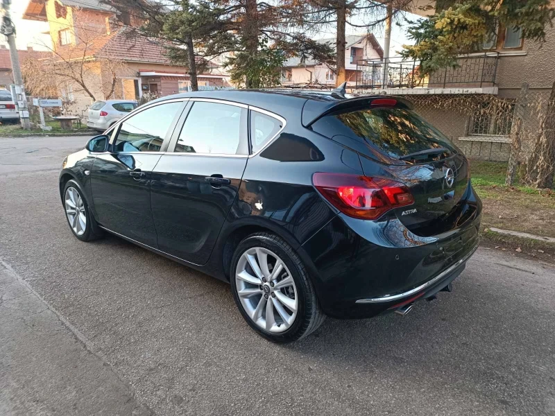 Opel Astra, снимка 3 - Автомобили и джипове - 52920177