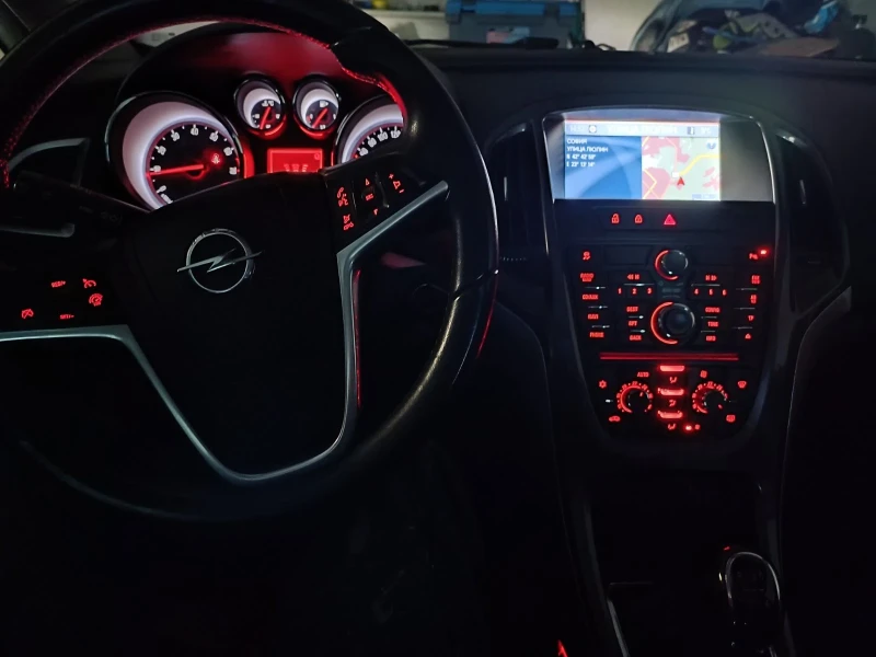 Opel Astra, снимка 16 - Автомобили и джипове - 52920177