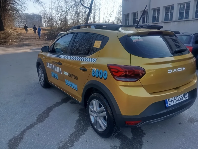 Dacia Sandero 1.0 TCE, снимка 4 - Автомобили и джипове - 53458145