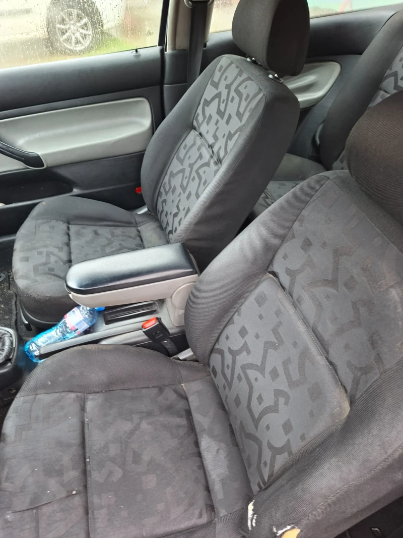 VW Golf 1.9 90, снимка 7 - Автомобили и джипове - 53471312