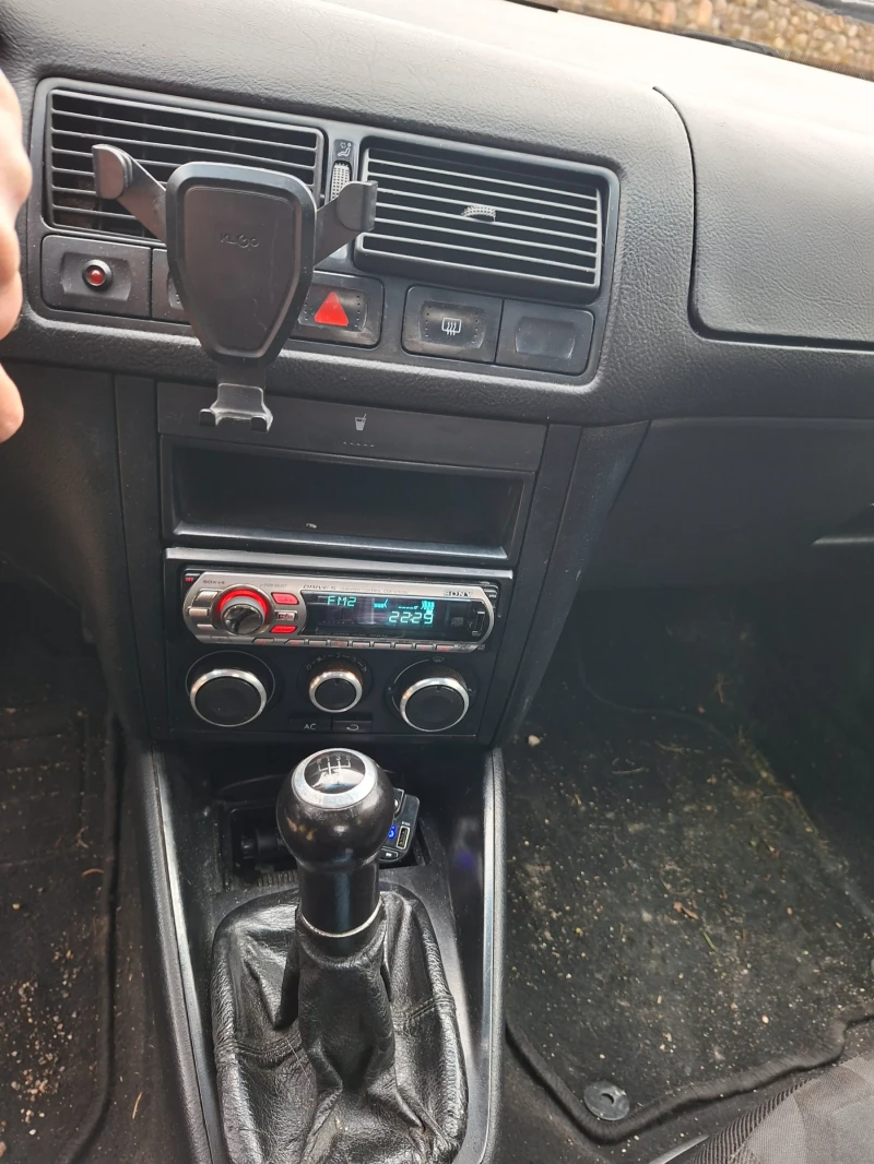 VW Golf 1.9 90, снимка 6 - Автомобили и джипове - 53471312