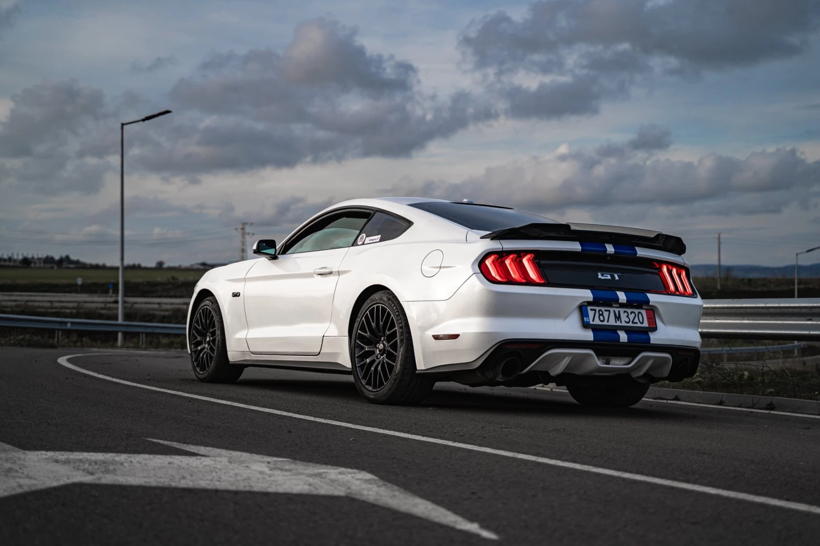Ford Mustang 5.0 GT Perf. Pack. + +  - изображение 3