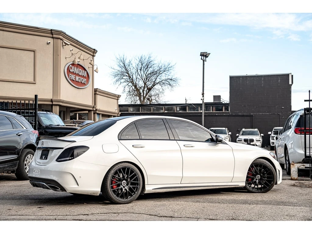 Mercedes-Benz C 300 * АВТО КРЕДИТ* ЦЕНА ДО БГ * СЕРВИЗНА ИСТОРИЯ *  - изображение 4