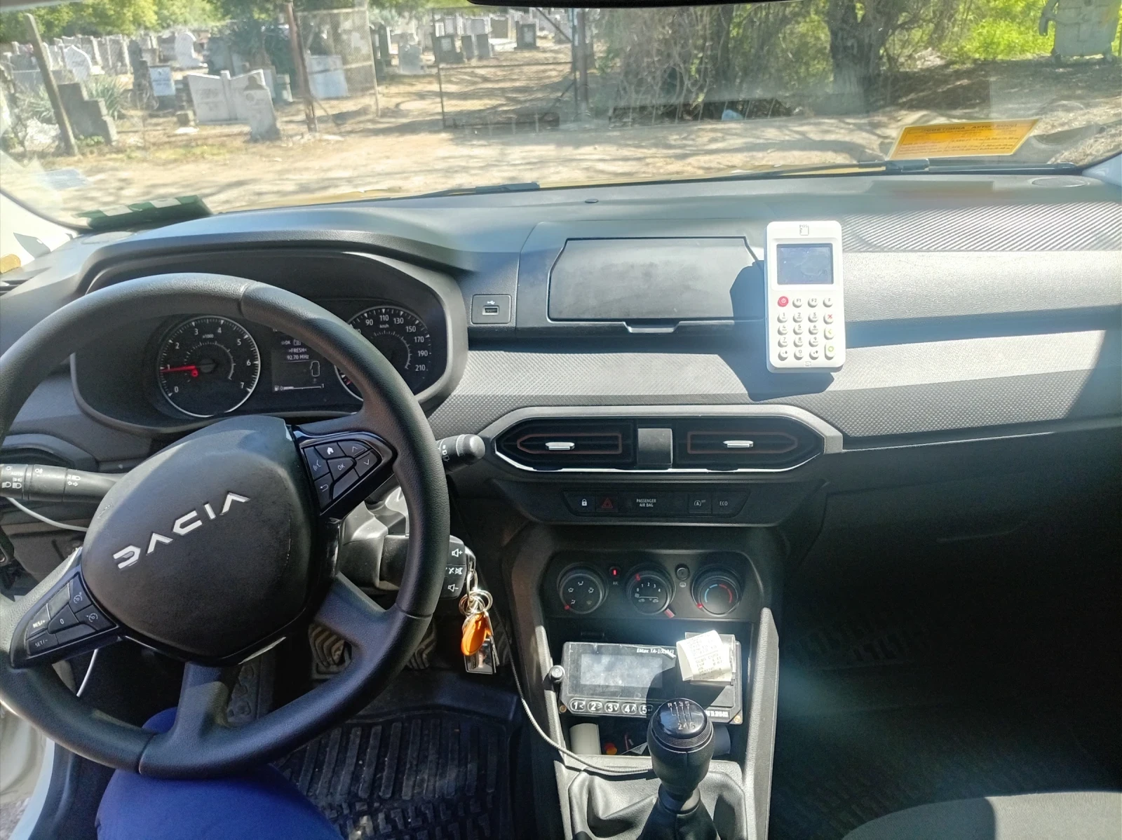 Dacia Sandero 1.0 TCE, снимка 6 - Автомобили и джипове - 53458145