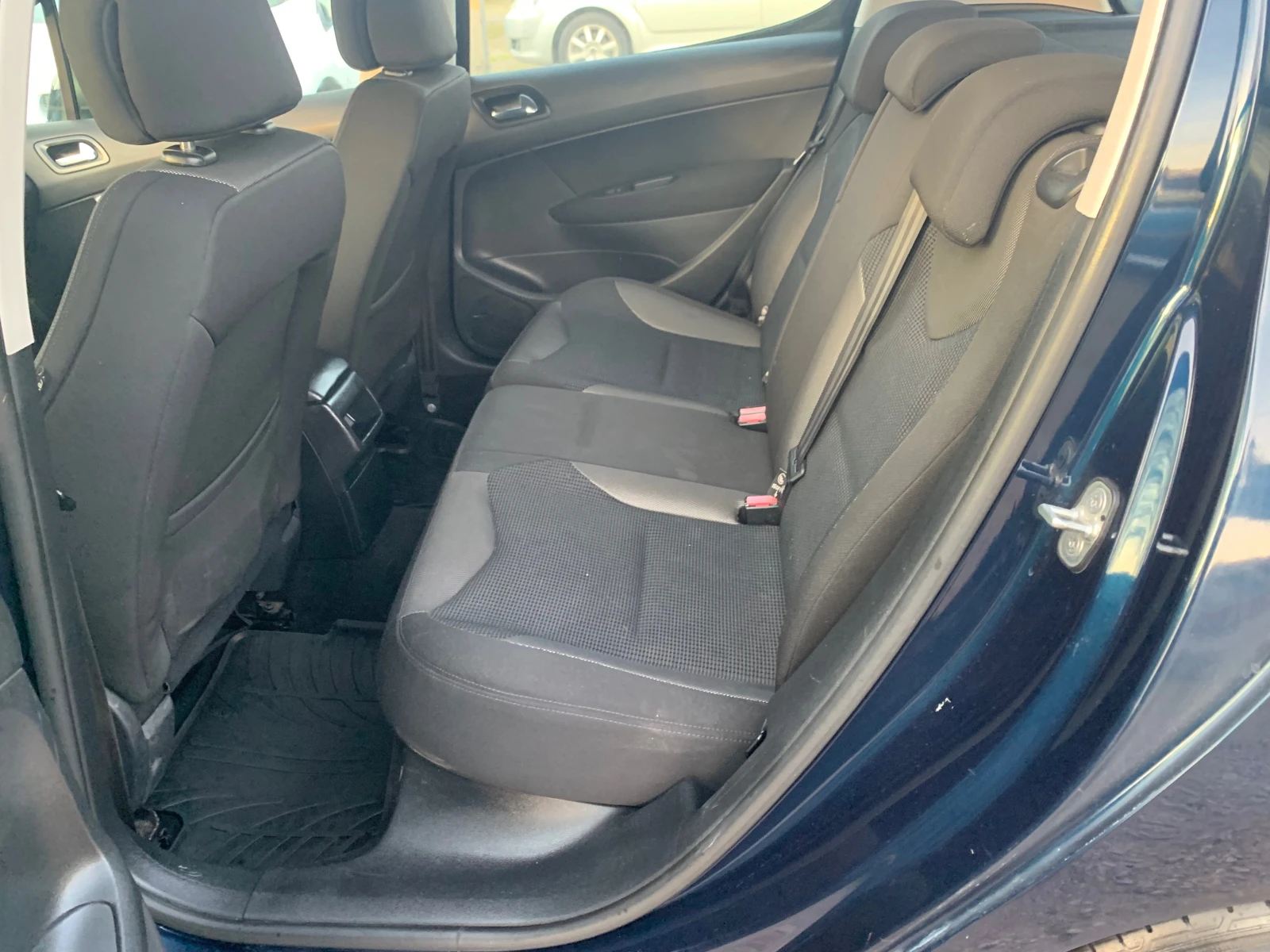 Peugeot 308 1.6hdi 90к.с, снимка 12 - Автомобили и джипове - 53839482