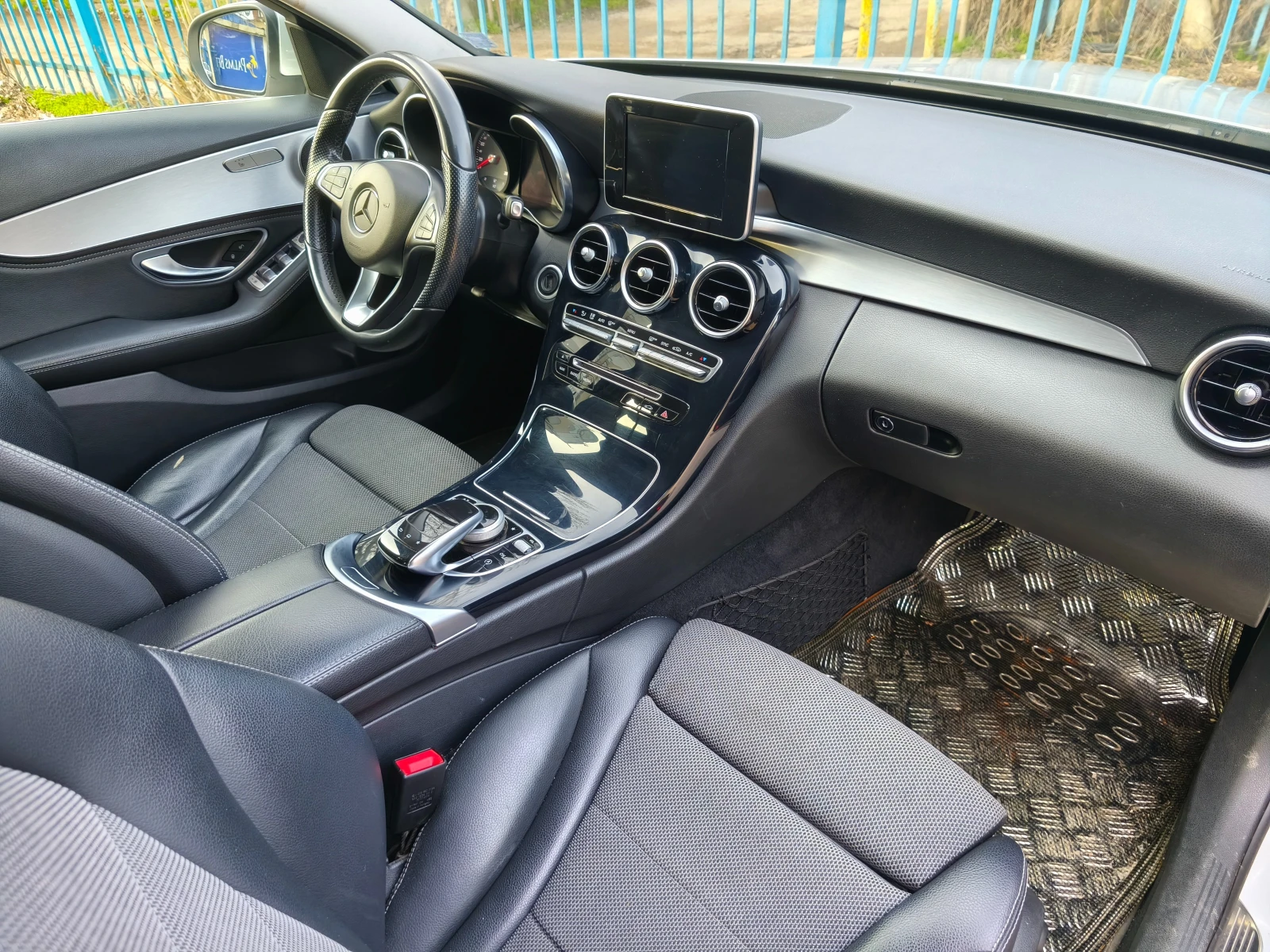 Mercedes-Benz C 250 комби, снимка 6 - Автомобили и джипове - 54228208