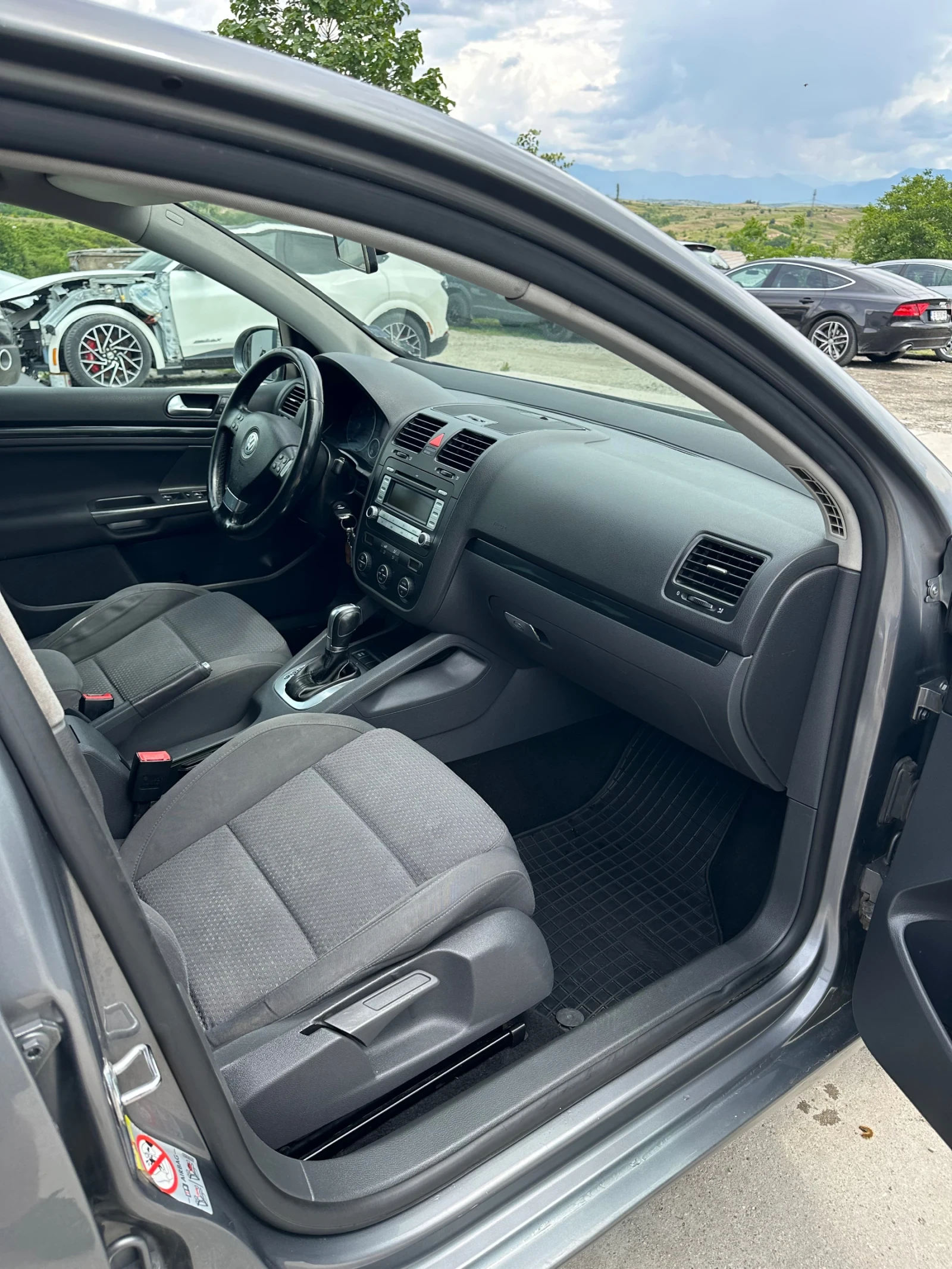 VW Golf 2.0TDI DSG GT, снимка 5 - Автомобили и джипове - 54607049