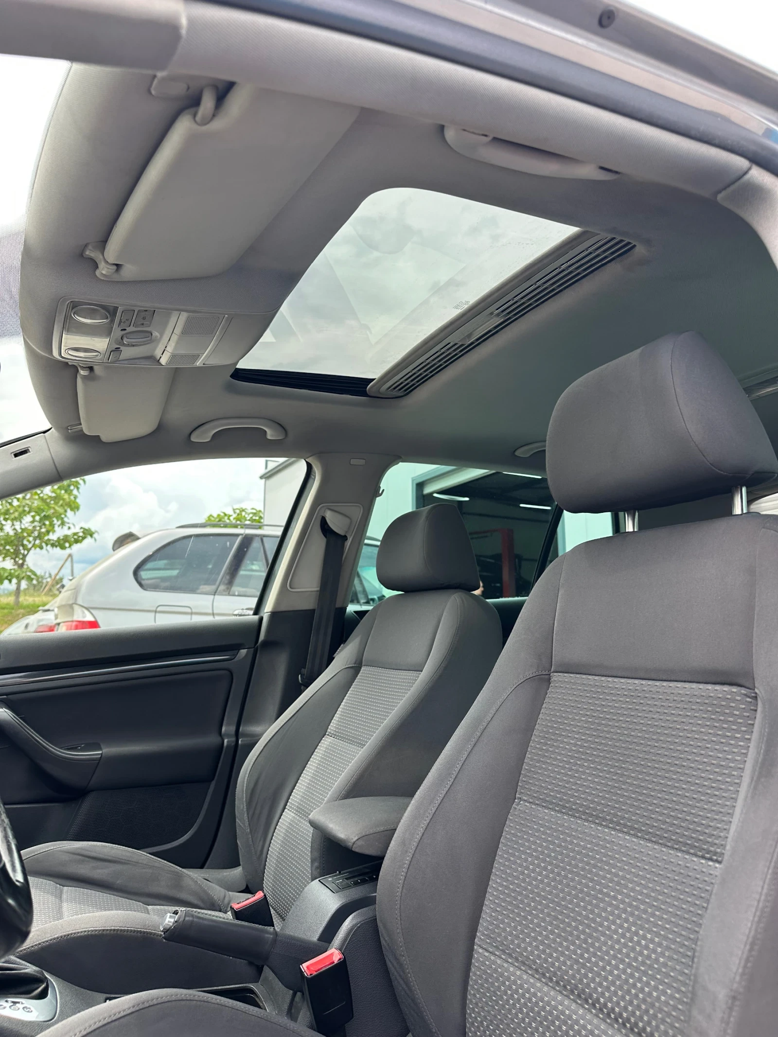 VW Golf 2.0TDI DSG GT, снимка 4 - Автомобили и джипове - 54607049