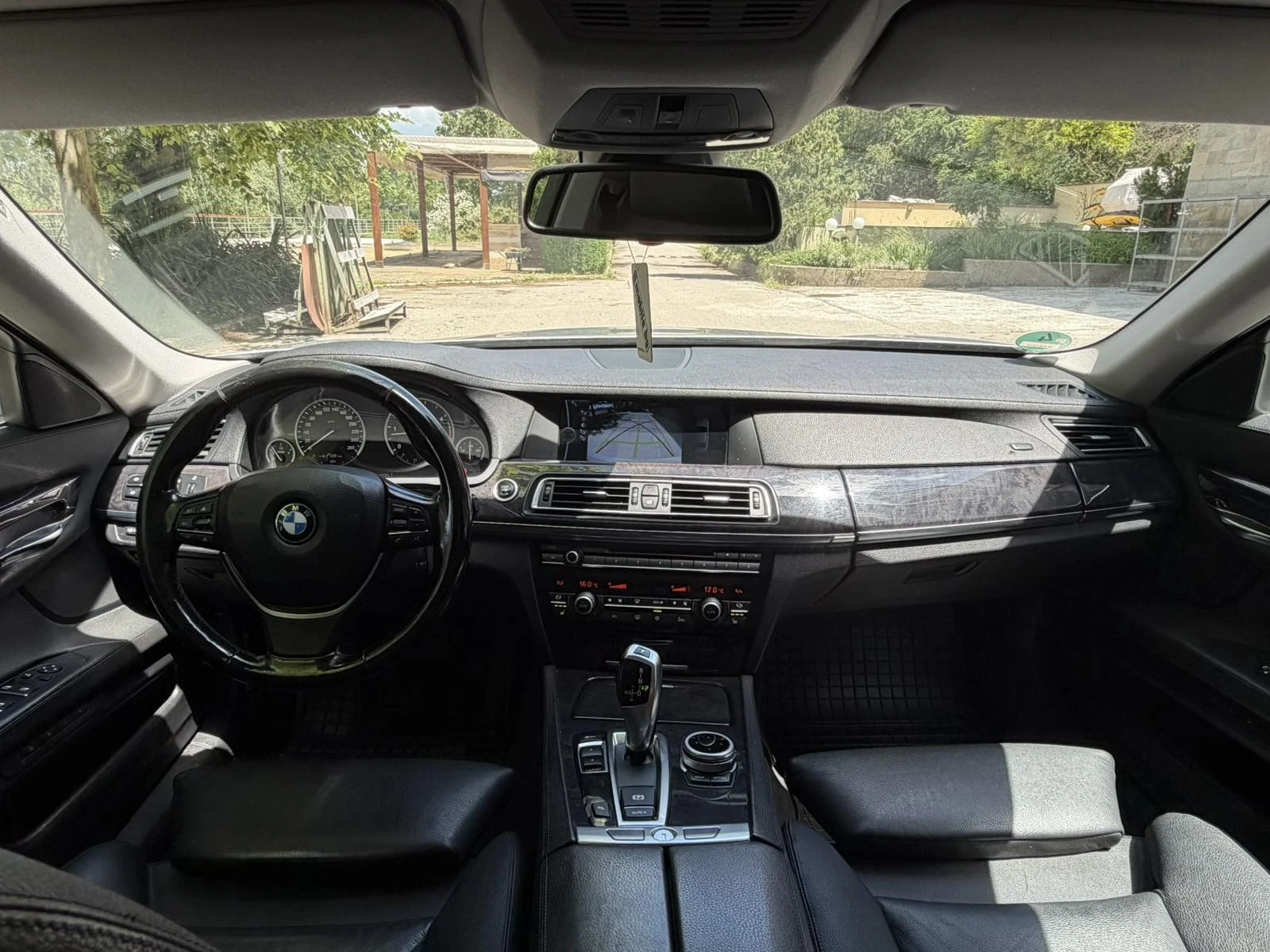 BMW 730 DISTRONIC/Head-up/KEYLESS/Hi-Fi/COMFORT, снимка 10 - Автомобили и джипове - 54667633