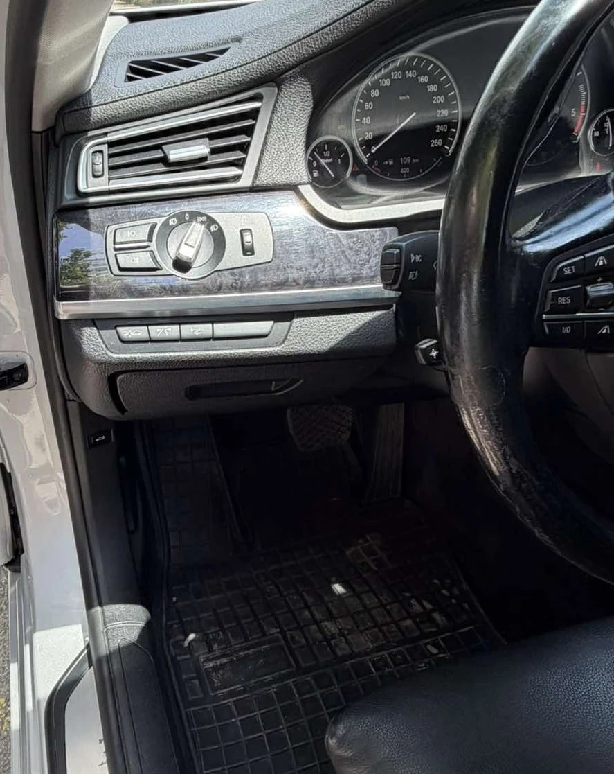 BMW 730 DISTRONIC/Head-up/KEYLESS/Hi-Fi/COMFORT, снимка 12 - Автомобили и джипове - 54667633
