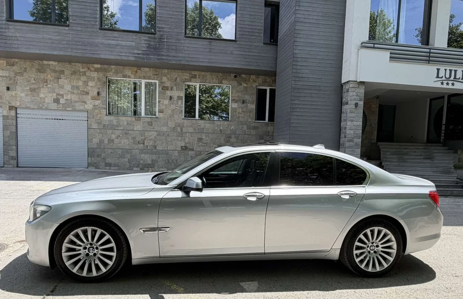 BMW 730 DISTRONIC/Head-up/KEYLESS/Hi-Fi/COMFORT, снимка 5 - Автомобили и джипове - 54667633