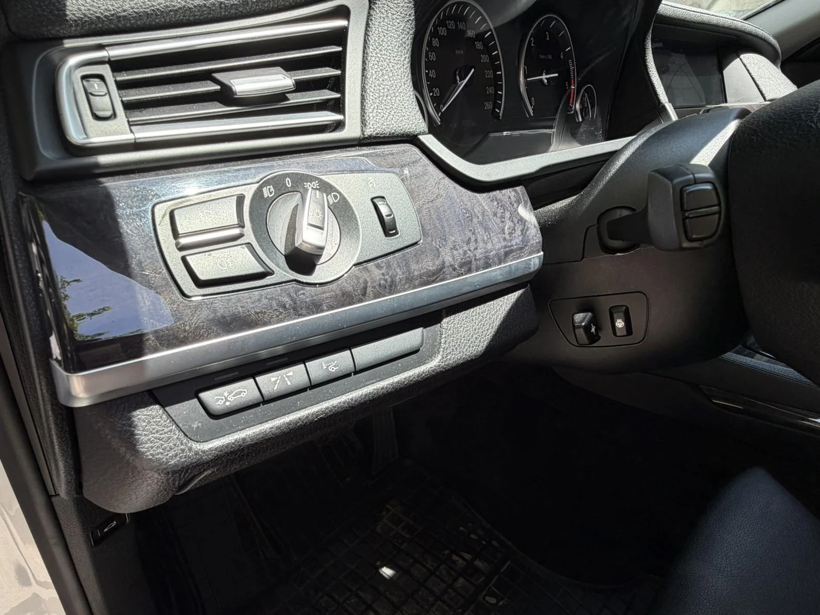 BMW 730 DISTRONIC/Head-up/KEYLESS/Hi-Fi/COMFORT, снимка 14 - Автомобили и джипове - 54667633