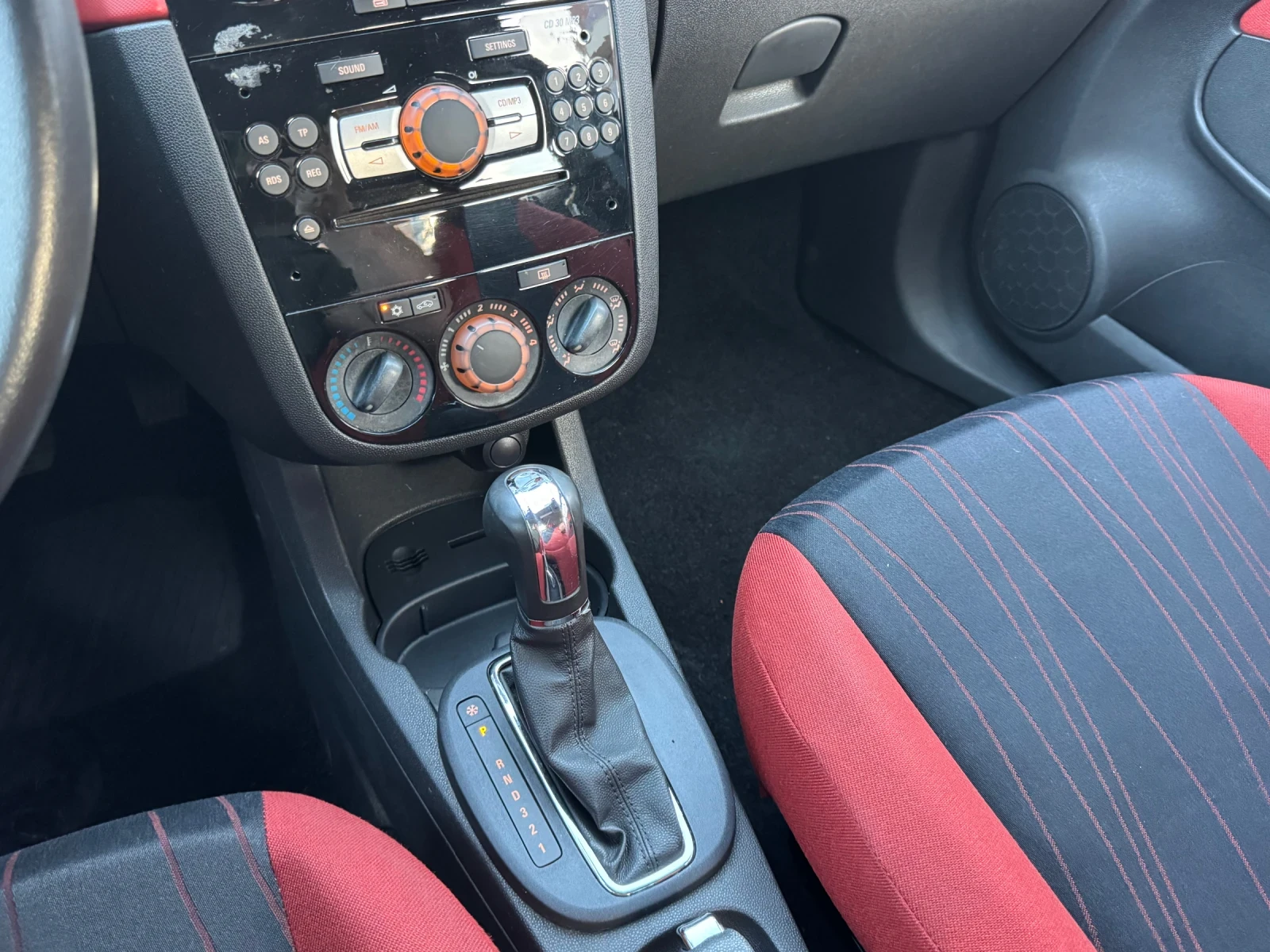 Opel Corsa АВТОМАТИК!, снимка 7 - Автомобили и джипове - 54993766