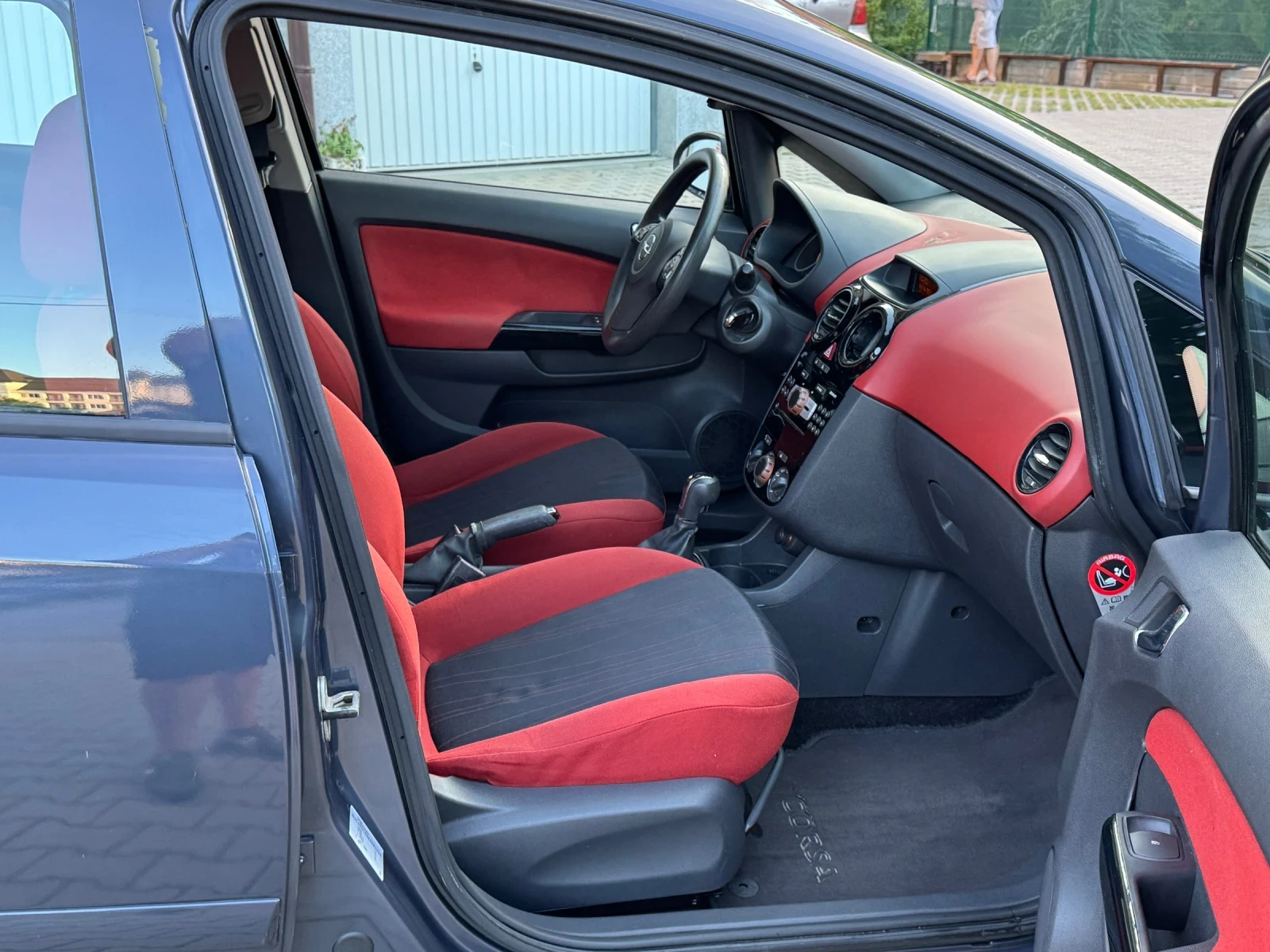 Opel Corsa АВТОМАТИК!, снимка 10 - Автомобили и джипове - 54993766